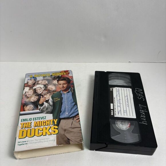 The Mighty Ducks (VHS, 1993) - Picture 1 of 6
